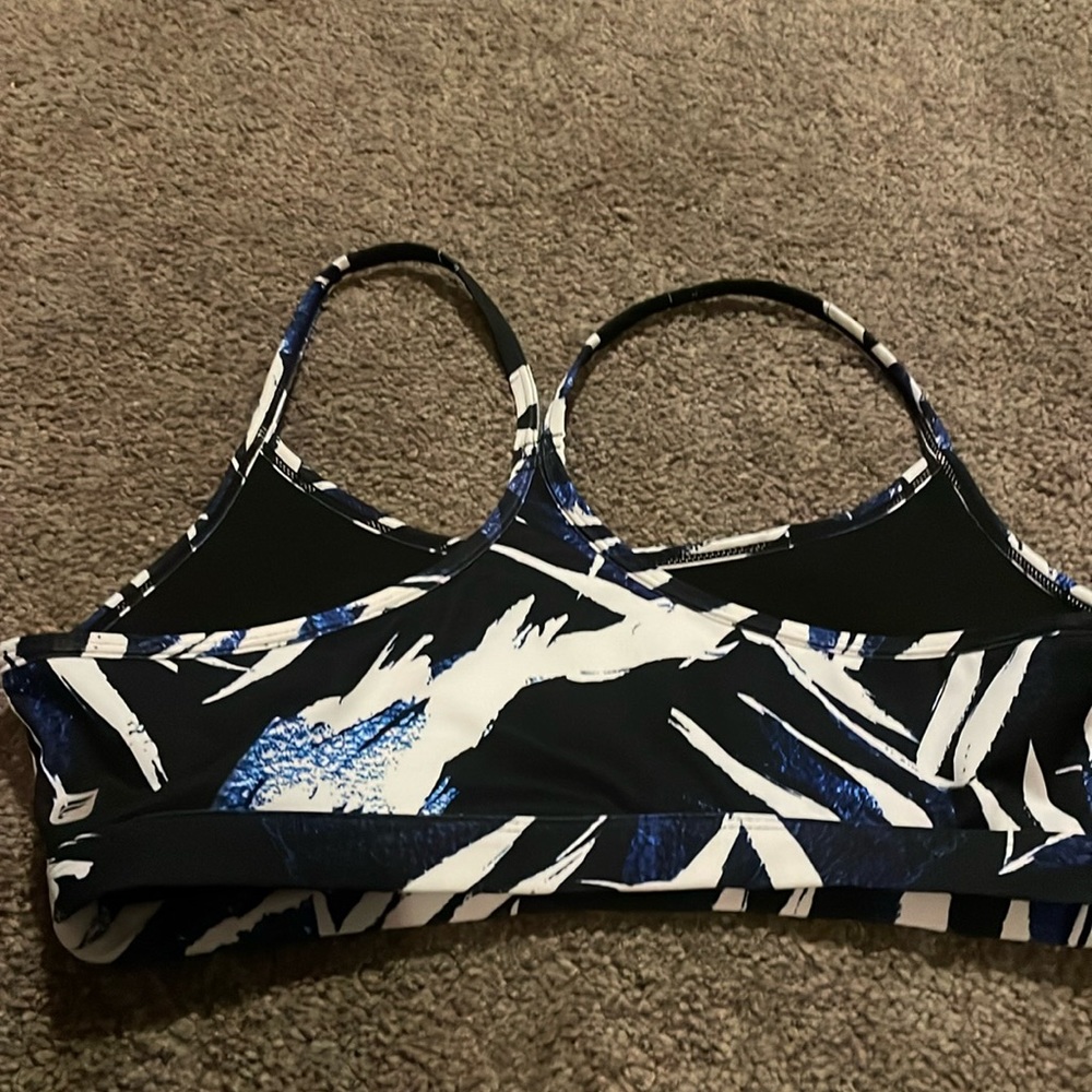 fabletics workout set bra and leggings - Picture 3 of 7